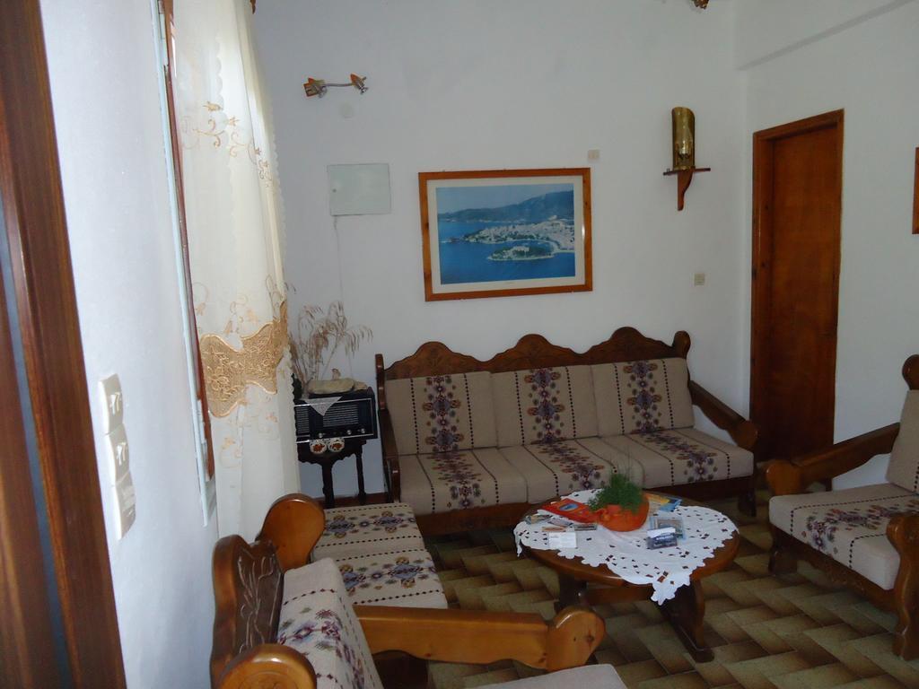 Pension Margarita Скиатос Экстерьер фото