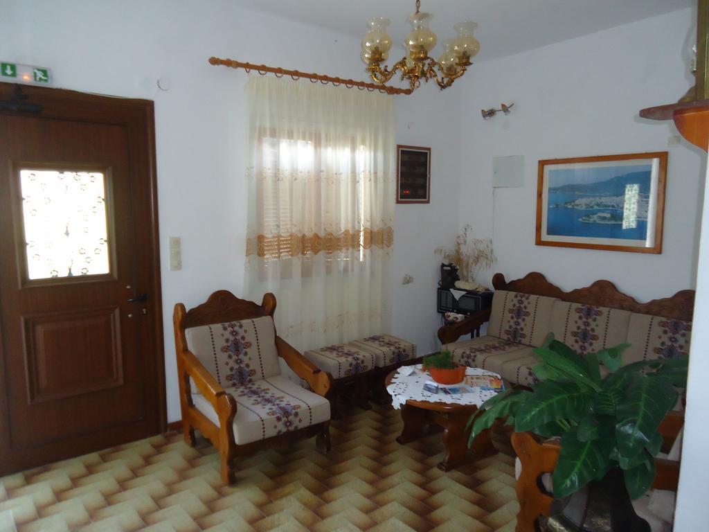 Pension Margarita Скиатос Экстерьер фото